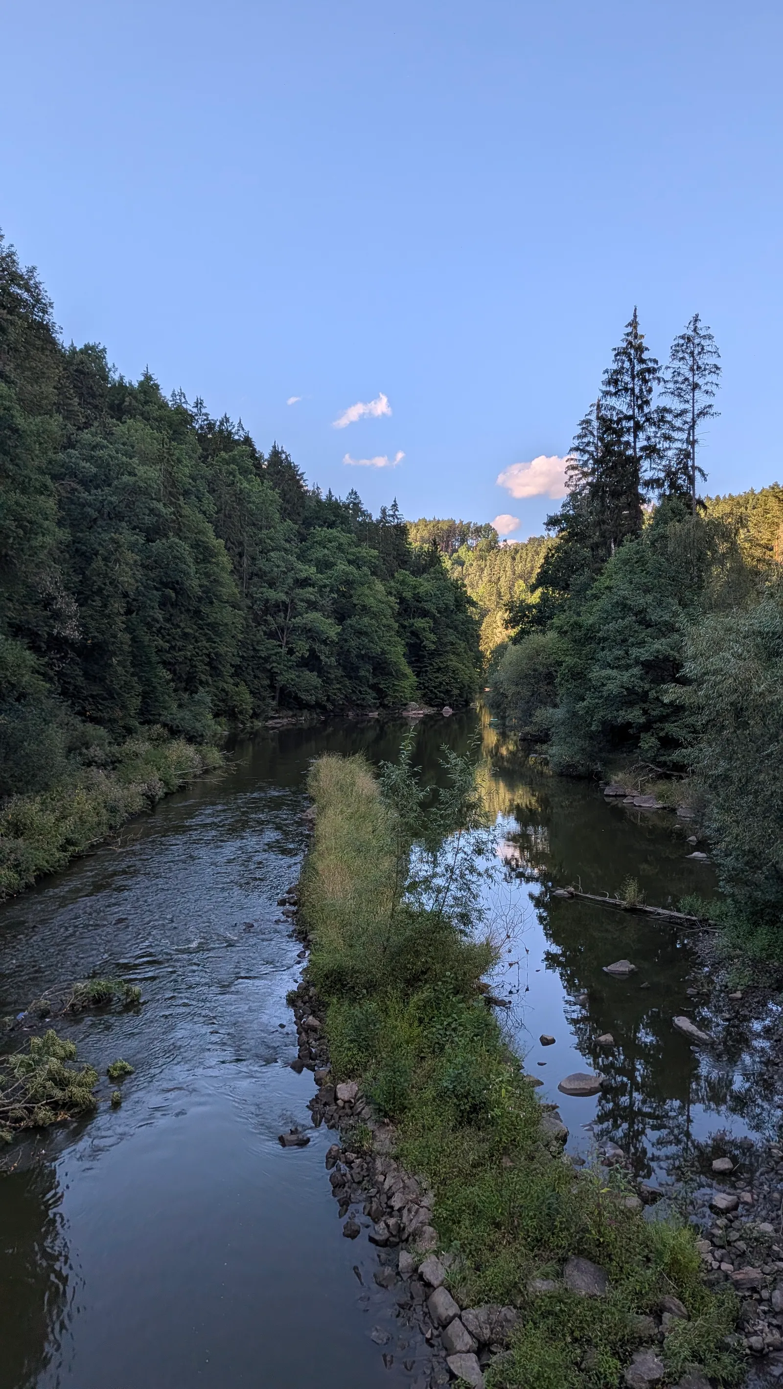 The Lužnice from the Harrachovka footbridge