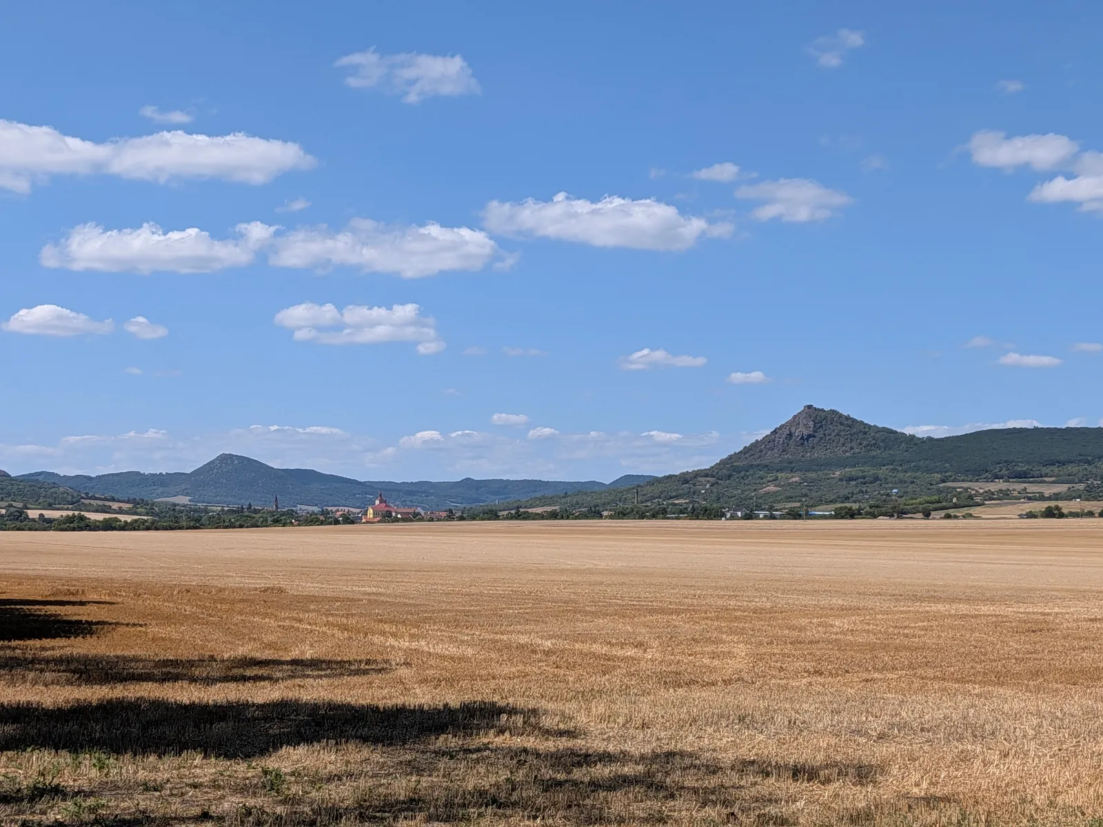 Hazmburk from the fields near Chodovlice